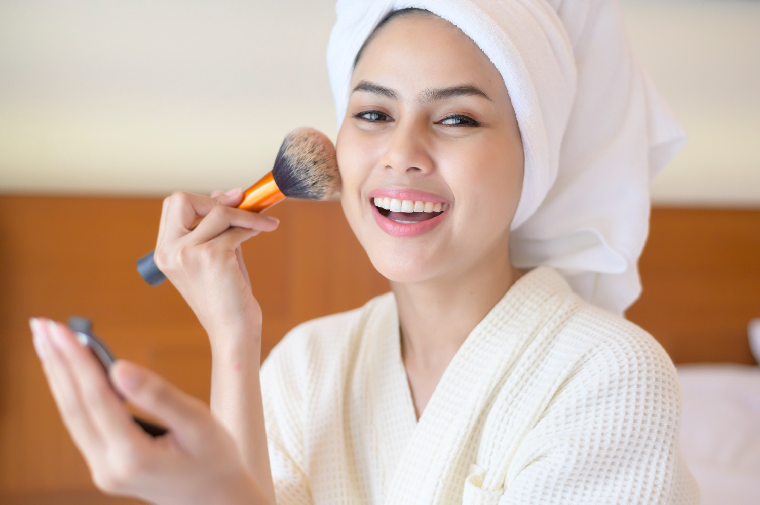 Mommies Daily – 12 Rekomendasi Bedak Padat untuk Usia 40 Tahun ke Atas