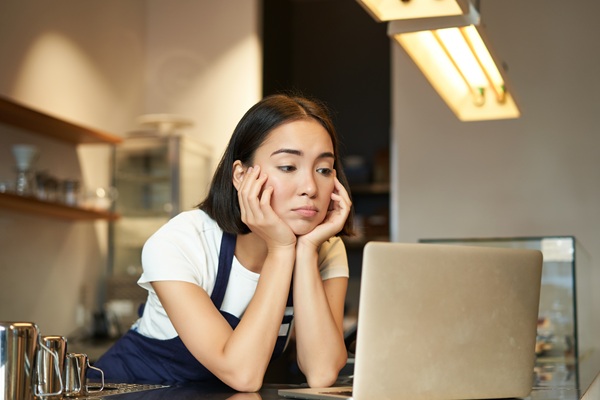 Mommies Daily – 10 Penyebab Demotivasi Kerja yang Sering Terjadi dan Cara Mengatasinya