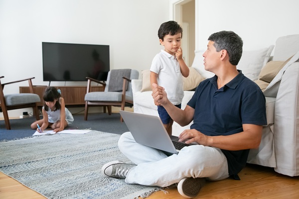 Mommies Daily – Kesalahan Orang Tua yang Bisa Menumbuhkan Benih Korupsi pada Anak