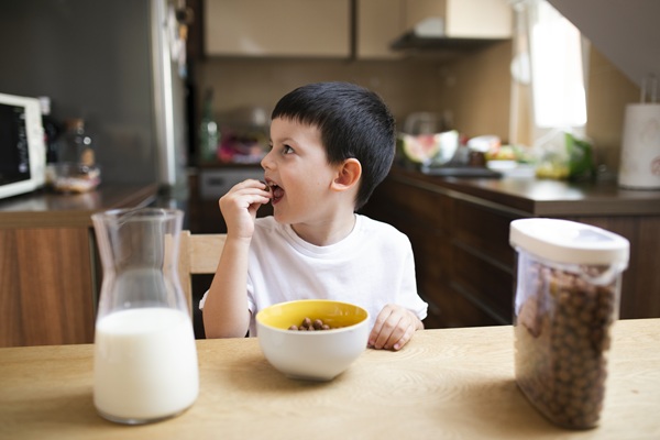 Mommies Daily – Tanpa Disadari, 5 Jenis Makanan Ini Bisa Turunkan Kecerdasan Anak