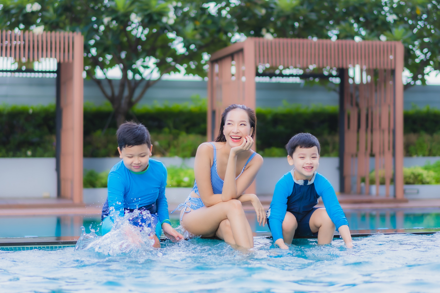 Mommies Daily – 10 Kolam Renang Keluarga di Jabodetabek, Alternatif Liburan di Weekend!